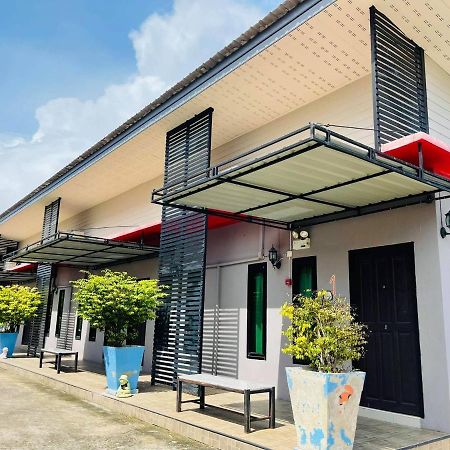 Baan Sri Family Hotel กบินทร์บุรี ภายนอก รูปภาพ
