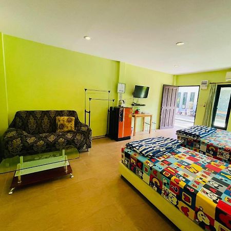 Baan Sri Family Hotel กบินทร์บุรี ภายนอก รูปภาพ