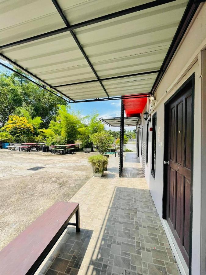Baan Sri Family Hotel กบินทร์บุรี ภายนอก รูปภาพ