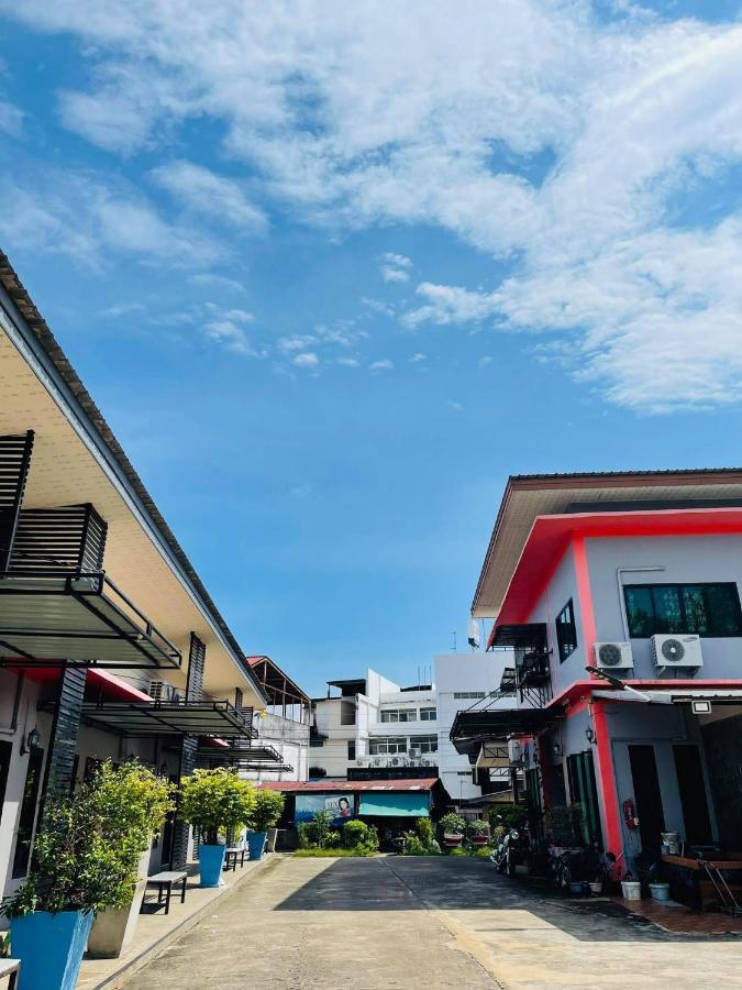 Baan Sri Family Hotel กบินทร์บุรี ภายนอก รูปภาพ